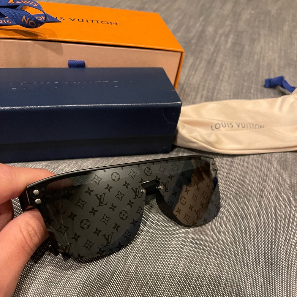 Louis Vuitton LV Waimea Sunglasses